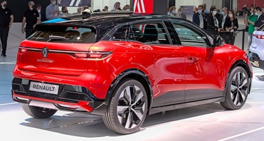 Renault Mégane E-Tech, une voiture électrique présentée en salon automobile