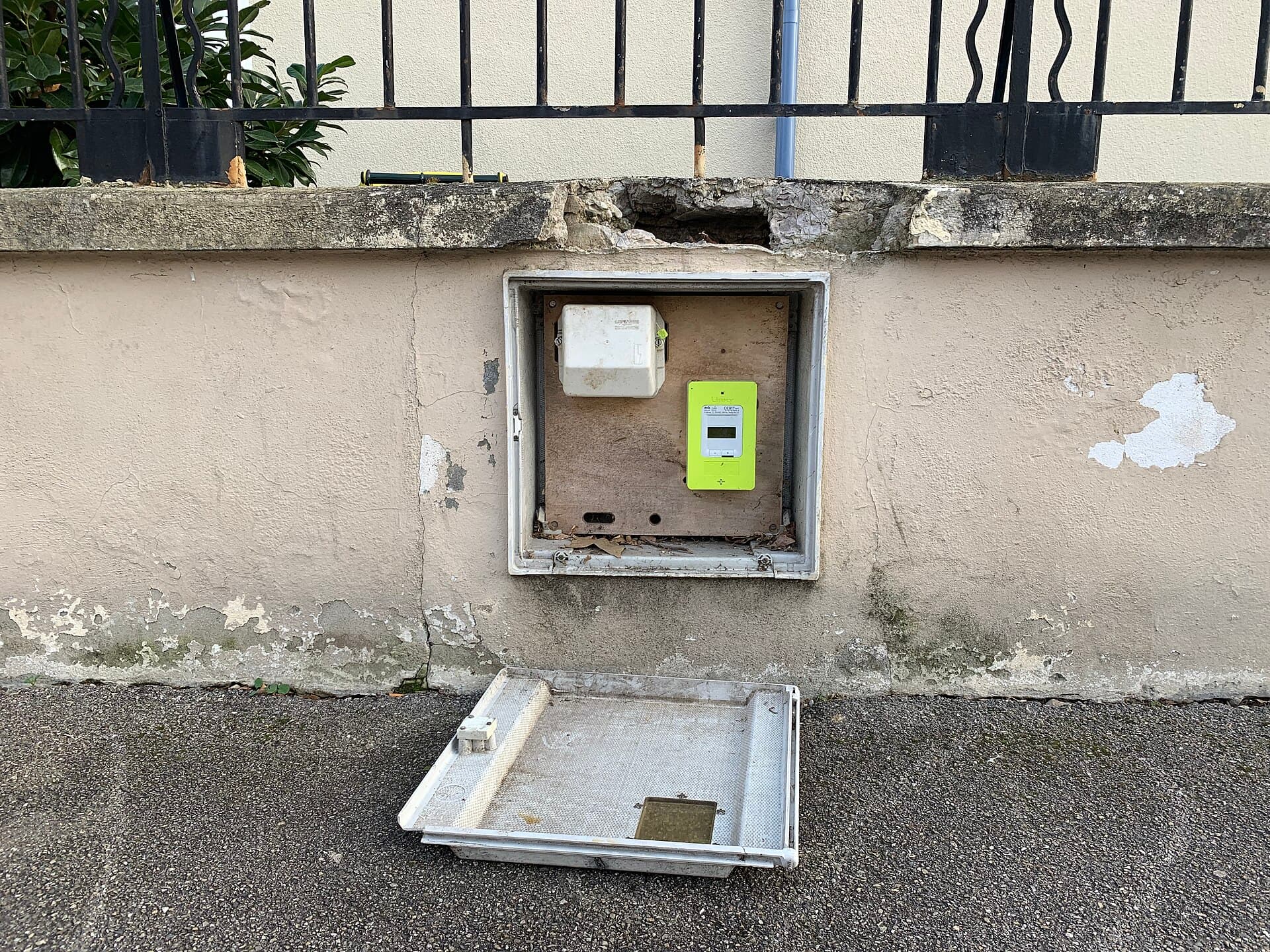 Ein Linky-Stromzähler an einer Hauswand